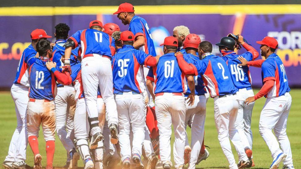 CUBAN BASEBALL PLAYERS DEFECT DURING TOURNAMENT IN MEXICO